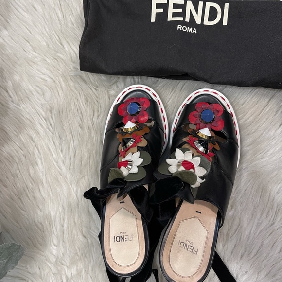 Fendi Black Floral Heels - Picture 11 of 16